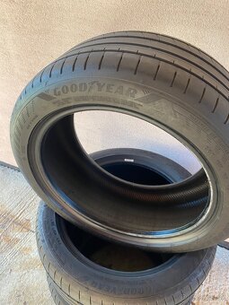 Letné pneumatiky 235/45 R17 - 2