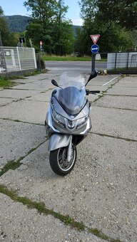 Piaggio X10, 350 Elegance - 2