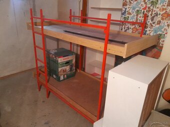 Poschodova postel - 2