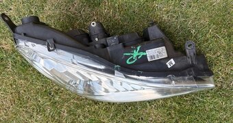 Svetlomet Peugeot 607 praý - 2