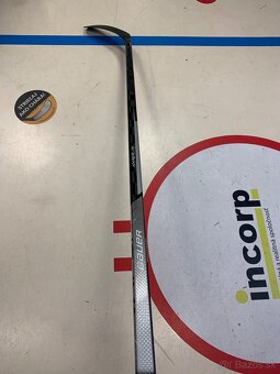 SAMUEL BUCEK nova hokejka BAUER VAPOR HYPERLITE  - 2