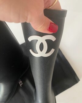 Trendové Chanel gumáky - 2