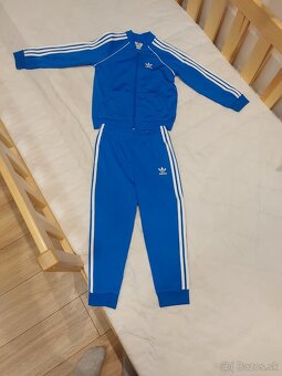 Predám detské teplákové súpravy adidas , veľkosť 104. - 2
