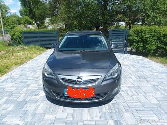 Opel Astra J Sport Tourer - 2
