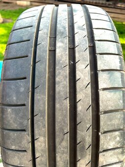 235/40 r 19 - takmer nové letné pneumatiky - 2
