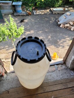 Predam plastove barely 50l - 2