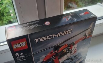 Predám LEGO Technic 42092 Záchranársky vrtuľník - 2