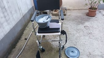 Invalidny vozik stolicka - 2