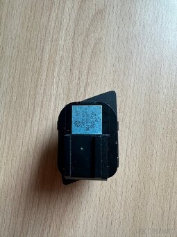 Spínač nastavenia zrkadiel VW POLO - 2