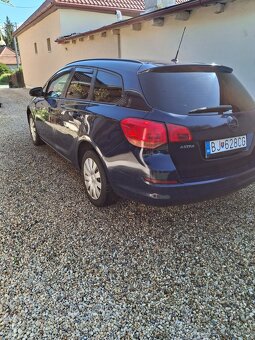 Predám opel astra 2012 - 2