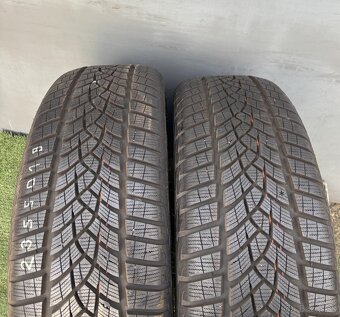 Zimní pneumatiky GoodYear 235/50/19 99%STAV - 2