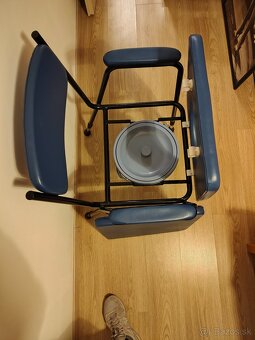 Toaletna stolicka - 2