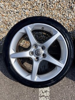 OPEL 245/40 R19 - 2
