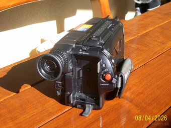 SONY CCD-TR640E - 2