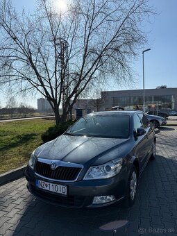 Škoda Octavia II 1,6 benzín 75kW Elegance - 2