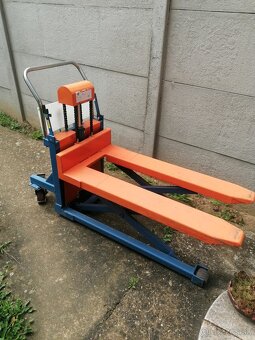 Predám nožnicovy paletový vozík,nosnosť 500kg - 2