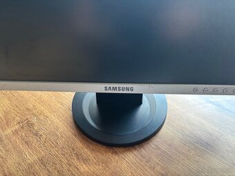 Monitor Samsung 48 cm - 2