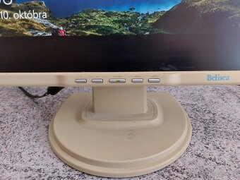 Darujem 17 palcovy monitor Belinea 1705 G1 - 2
