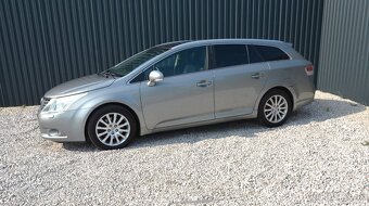Toyota Avensis Combi 2.2 D-4D, SR voz, Panoráma, Koža - 2