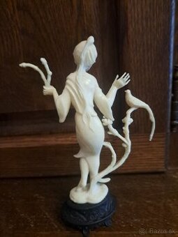 Čínska soška umelá hmota - 2