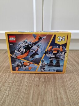 LEGO Creator 31111 3 in 1 Cyber Drone - 2