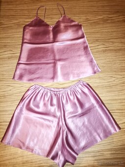 Dámske saténové pyžamo veľ. S - 2