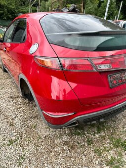 Predám plato dvere kufor sklo zámok CIVIC 8g 2006-2009 - 2