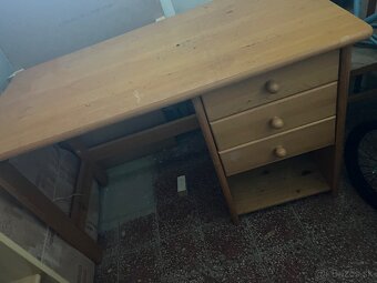 Pisaci stolik masivny - 2