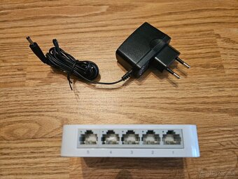TP-LINK TL-SF1005D, 5 portovy switch - 2