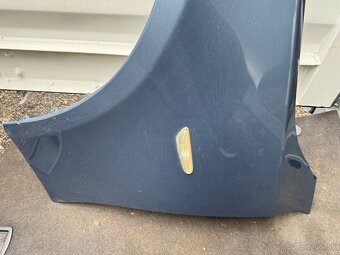 BMW E60/E61 (2004–2010) – ľavý blatník - 2