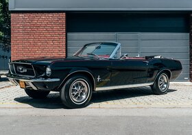 Mustang kabriolet (1967) – Prenajali si ho aj Geissenovci - 2