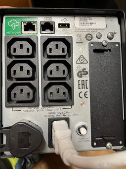 APC Smart UPS 750VA LCD 230V (500W) - 2