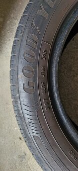 Goodyear 205/55R16 - 2