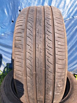 Ponúkam 2 letné pneumatiky Giti 235/50 R19 - 2