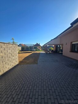 Luxusný, elegantný a veľký 5 izbový rodinný dom Zamarovce - 2