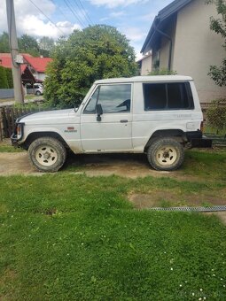 Mitsubishi Pajero 1 - 2