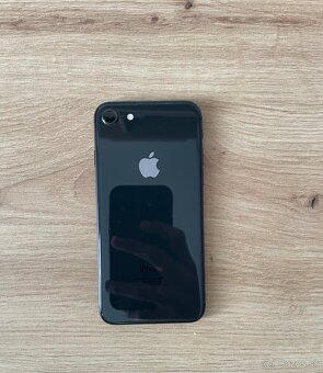 iPhone 8 64GB - 2