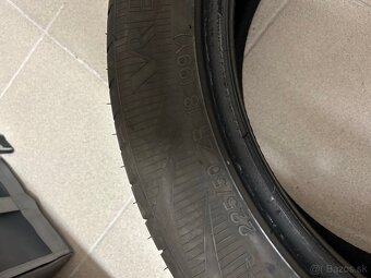 Predám pneumatiku 225/50 Z R18 (99Y) - 2