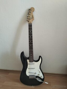 Predám gitaru Squier Fander Bullet strat - 2