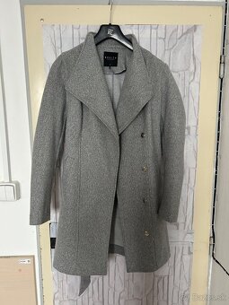 Sivý kabát - 2