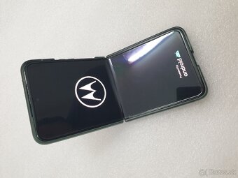 Motorola RAZR 40 - 2