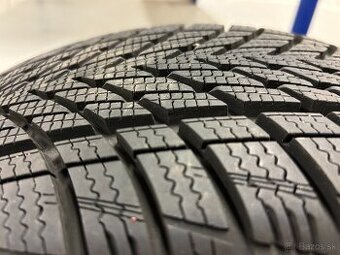 Goodyear Ultragrip Performance 3 215/60 R16 99H TOP stav - 2
