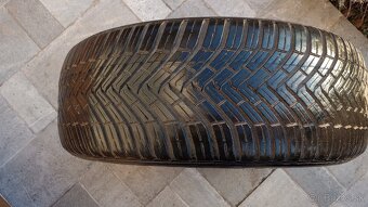 Celoročná pneumatika 1 kus Continental 205/55R16 - 2