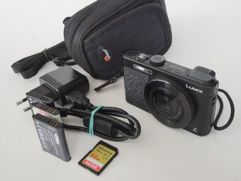 Panasonic DMC-LF1 s príslušenstvom. - 2