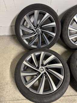 225/45r18 octavia - 2