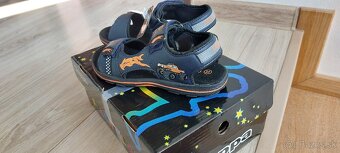 Nove sandalky Kappa s autickom blikajuce vel 32 - 2