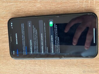 iPhone xr - 2