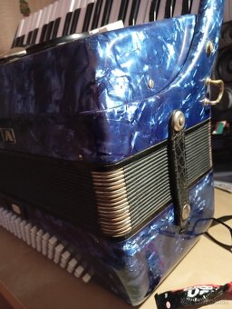 Predám baritonovi Akordén 120 bass..4.. - 2