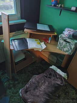 Darujem posteľ a stolík - 2