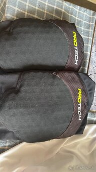 CHRÁNIČE KOLEN Venum a PROTECH - 2